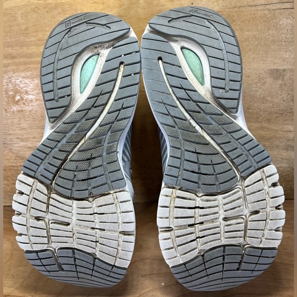 New Balance 860 v10 REFLECTIVE Womens Size 8.5 (B) Running Shoes Gray Silver - Picture 8 of 12